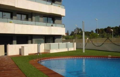 Hermoso piso en un paso de la Playa de Fenals con piscina - Foto 28