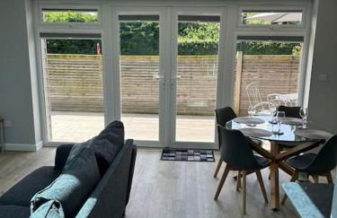 Modern apartment near the beach free parking - Photo 9