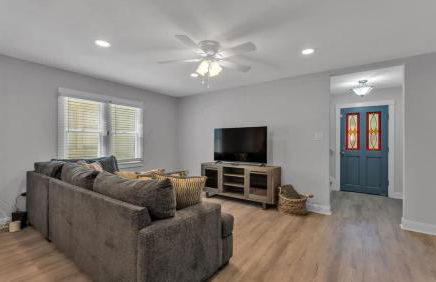 6 Bedroom with Guest House Walk to Lake & Shops - Foto 15