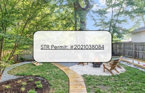 The Maple House - Huge Backyard & Mins to Broadway - Foto 65