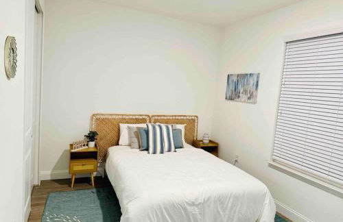 Luxury King Suite, 3BR 2BA, Beach Vibe, Top-Tier Amenities, Prime location - Foto 28