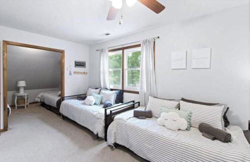 Wooded Retreat with game area and hot tub - Foto 30