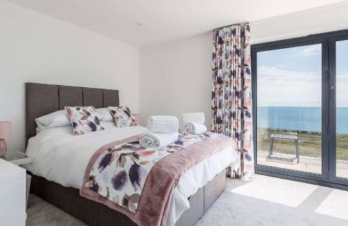 Beachcliff - On the Seafront with Two Balconies - Photo 9