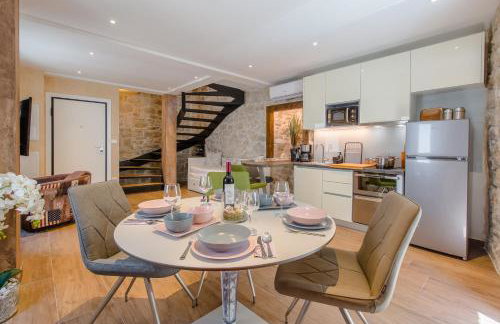 Luxury Apt Petra in 400 year old stone house 4+2 - Photo 1