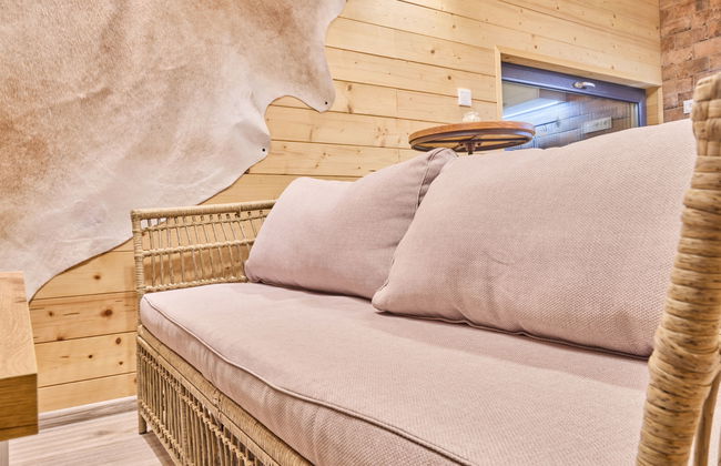 Luxe Timber Lodge & Yoga Loft - Photo 11