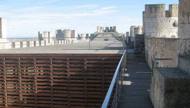Visita guiada por el castillo de Peñafiel + Museo del Vino - Foto 3, Disfrutando de la visita guiada por el castillo de Peñafiel