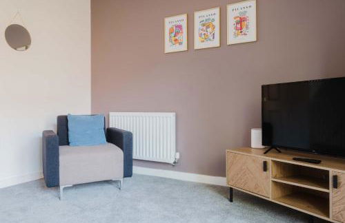 Modern and Comfortable Home away from Home - Photo 6