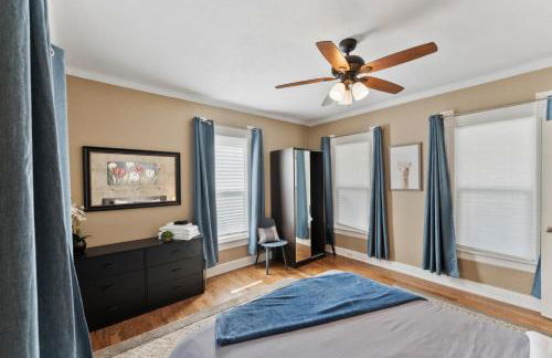 3 bedroom *Downtown* with Firepit - Foto 15