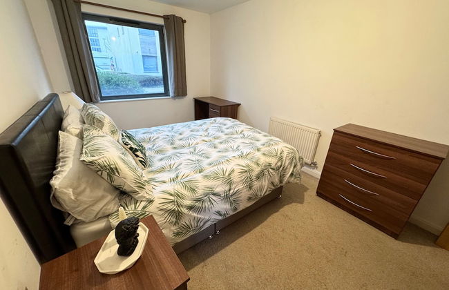 Sea Breeze Retreat in Swansea - Photo 4