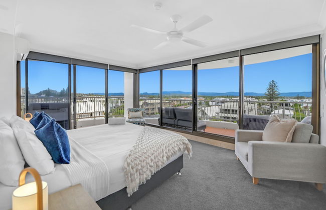 Albatross North Apartments - Photo 2