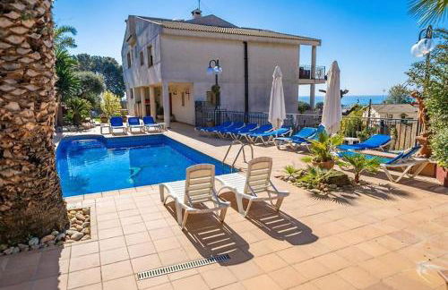 Casa de 2000 m2 Piscina Mar Barbacoa y Felicidad - Foto 3