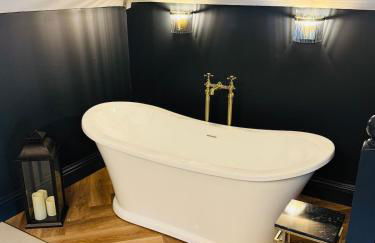 Charming Cottage in heart of town - Foto 13