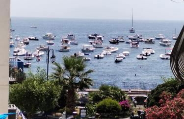 Ischia Ponte Romantic Apartment in the Historical Center and Near the sea - Photo 12