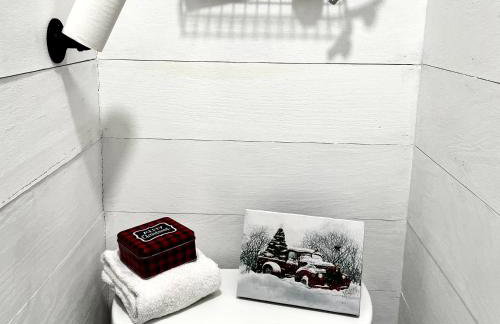 Pet Friendly Graham 2 Bedroom Home Christmas 365 at The Mistletoe Farm - Foto 30