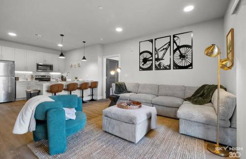 Deluxe 2BR Near Amp, Culture & Walmart wPool - Photo 5