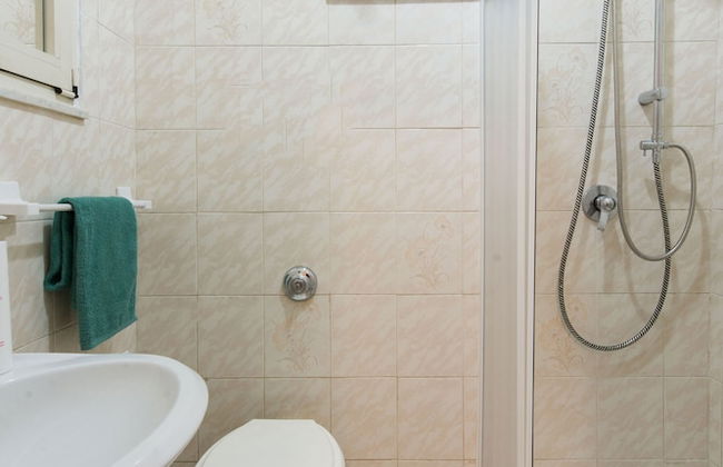 A due passi dal Teatro Politeama - Foto 9