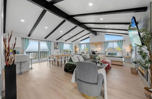 Entire Private Home with 2 Bedrooms 1 Bathroom, Grand View, King Bed, Spacious, Parking, Available Now - Foto 13