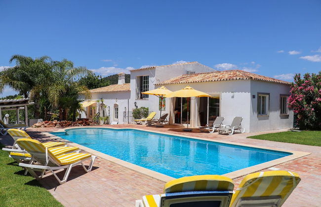 Idyllic Farm House With Huge Garden for 14pax - Foto 1