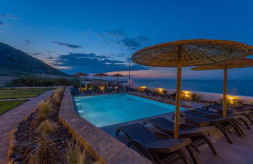 Skyros Trias - Photo 31