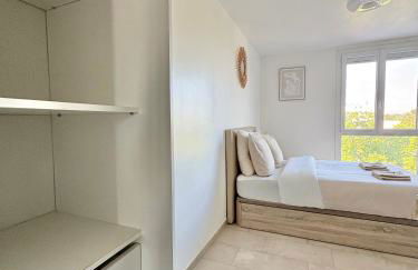 Comfortable and bright renovated 4-room apartment 5' downtown - Photo 11