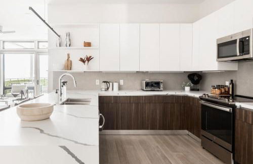 Gameday Oasis - Private Balcony - Jefferson Park - Tesoro - Foto 10