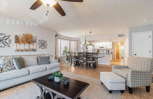 LOVE AT FIRST SIGHT! NEW Disney Home, Sleeps 6, Pool, Patio, NO Steps, LOW Rates! - Foto 17