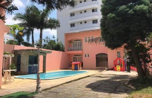 Casa com Piscina em Cabeçudas , 80 metros da Praia - Foto 1