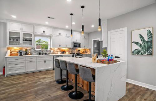 Waterfront Home with Views - Hot Tub & Movie Theatre - Foto 5