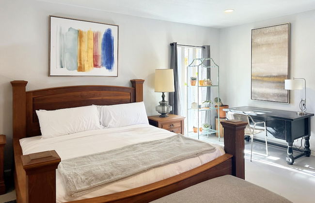 Bright Trendy Studio 9min to Asia District - Photo 6