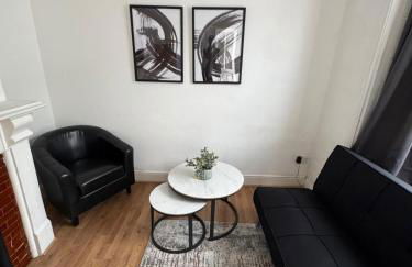 Tranquil 3BR in Portsmouth - Photo 7