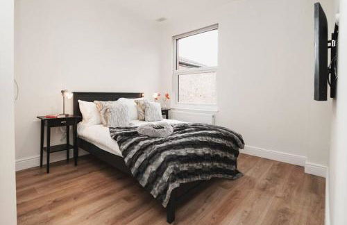 Newly Renovated Modern 4 Bed 3 Bath Apartment London - Foto 36