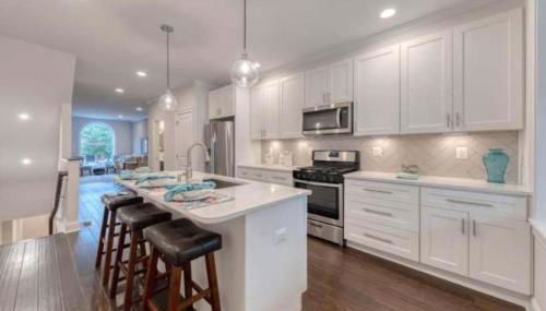 Beautiful Canton Home w/rooftop deck +Private parking - Foto 1