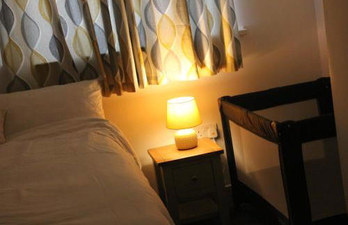 Tastefully furnished and Cosy 2-bedroom house - Foto 13