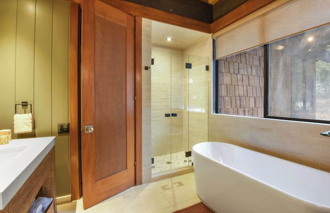 Joy on the River Stunning Waterfront Home for 10 - Foto 27