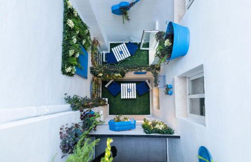 SingularStays Valencia Center - Photo 50