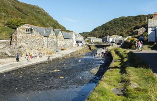 Sundowners panoramic views of countryside sea - Foto 4