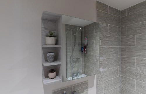 Walk to Liverpool Airport - Luxury Stay with EV Charge - Fast WiFi - Foto 53