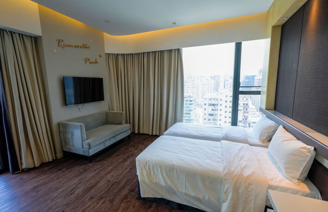 Epoch Hotel - Photo 19