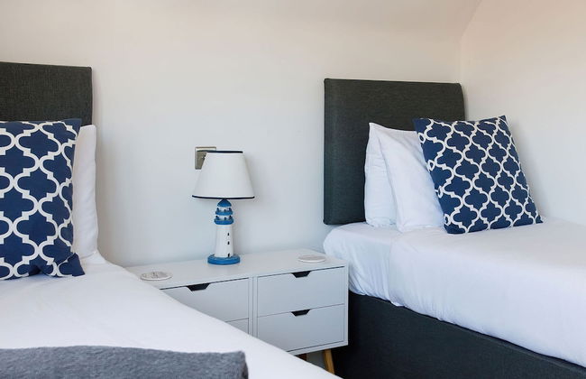 Coastal Retreat for 6 Close to Beaches - Photo 20