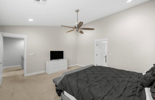 Modern Flagstaff Getaway with Mountain Charm. - Foto 16