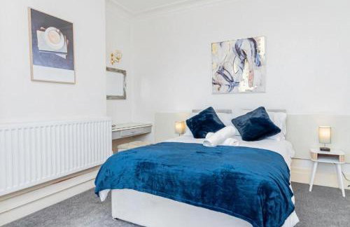 Contractor Stay above bar and restaurant - Foto 13