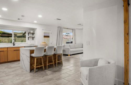 Modern Cactus Home - Luxe with Spa-baths Pool & Firepit - Foto 18