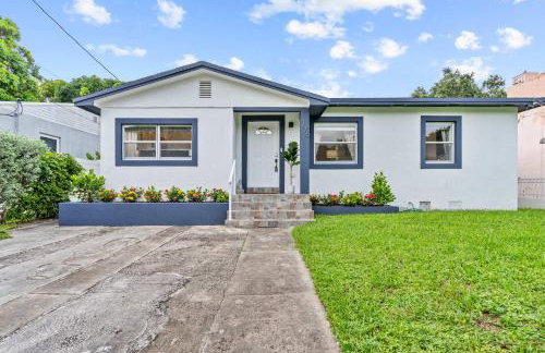 Arthaus- Fully Stocked Kitchen and Fenced Yard - Foto 59