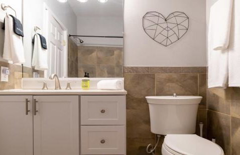 Elegant 6BR-4BA Family Home with Garage ABODEbucks - Foto 18