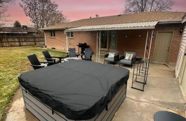 Denver Hot Tub Retreat Near Downtown - 20 Percent Off Feb - Foto 1