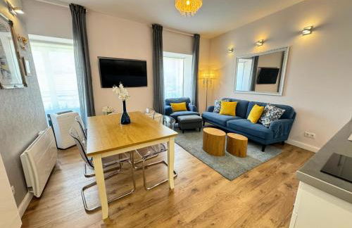 Charming Historic Lisbon Bairro Alto Apartment - Photo 2