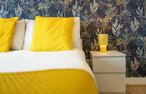 Family-Friendly 3-Bed House with Huge Garden - Foto 10