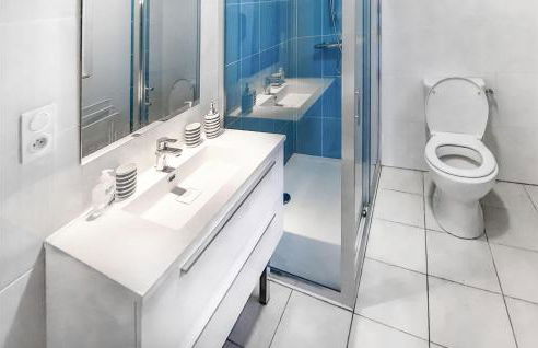 2 Bedroom Awesome Apartment In Antrain - Photo 17