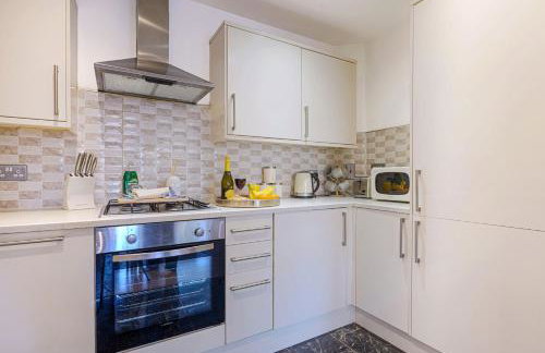 Avenue Apartment - Close to City Centre - Free Parking, Super-Fast Wifi and Smart TV by Yoko Property - Foto 17