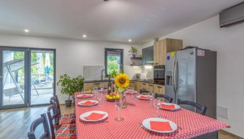Four Bedroom Holiday House Mali Raj with Pool - Foto 5